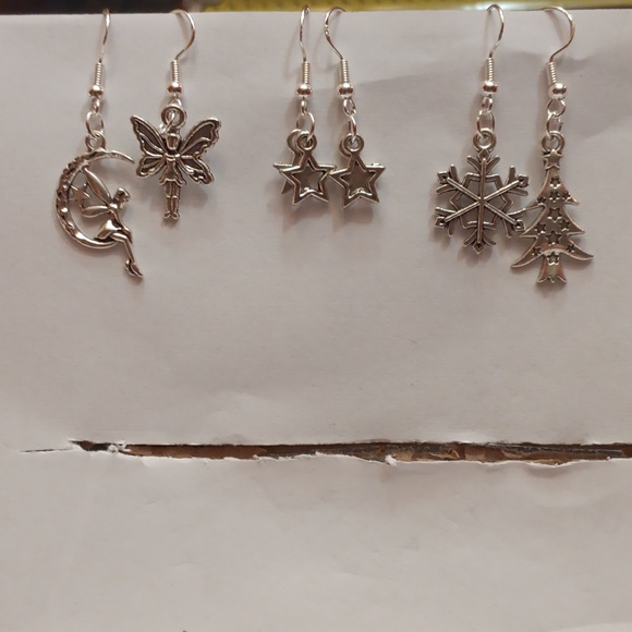 NWT Adorable Stainless Steel Bundle of 3 Holiday Dangling Earrings!! - Picture 4 of 6